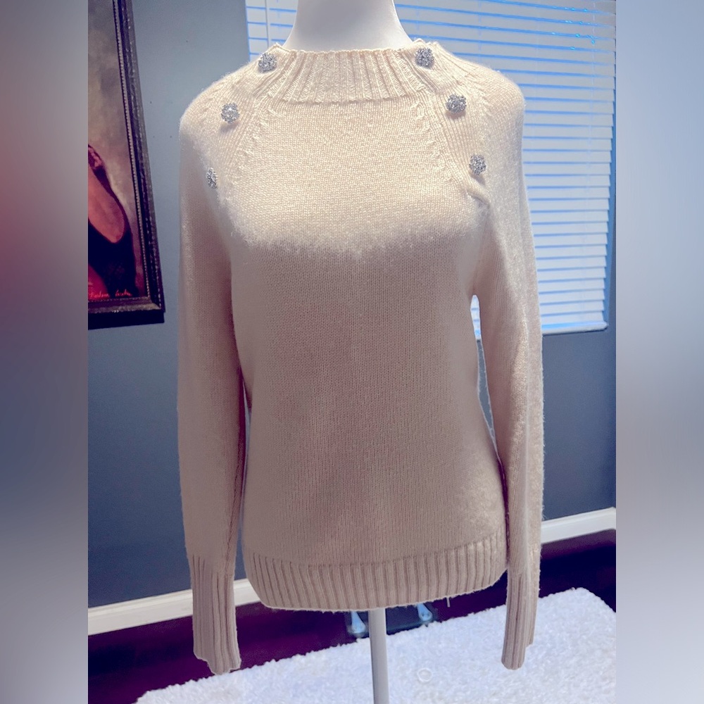 - J.Crew cream jewelled cardigan in EUC. Size XS perfect for chilly weathe…
